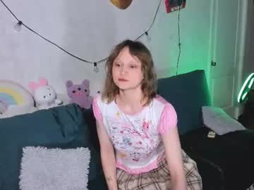 Mariamilkis live cam preview — HD — lesbian — age 19