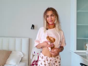 Mialovelle live cam preview — HD — new — age 18