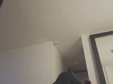 Miavero live cam preview — HD — trans — age 31