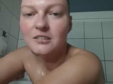 Milaneminoque live cam preview — ginger — age 31