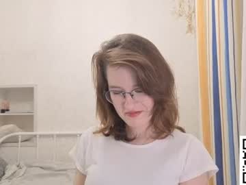 Moonywelder live cam preview — HD — teen — age 18