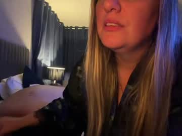 Mrmrsfoxy01 live cam preview — HD — milf — age 0