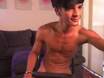 Live cam boy Noahh_th03 – Hot Male Cams