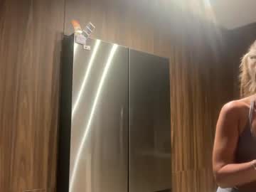 Petitebaddie349 live cam preview — live — petite — age 0