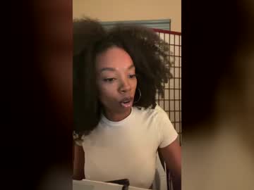 Primrose22 live cam preview — ebony — age 67
