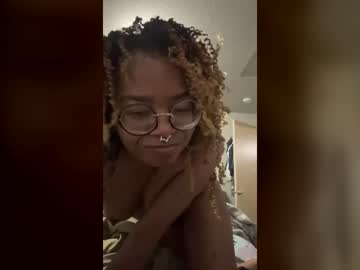 Qtbootea live cam preview — ebony — age 0