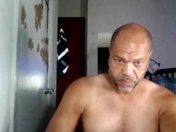 Redbone441 live cam preview — ebony — age 51