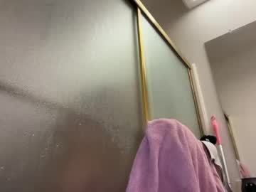 Reeviee live cam preview — asian — age 21