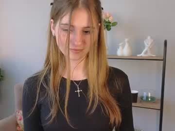 Renatadoyle live cam preview — HD — new — age 18