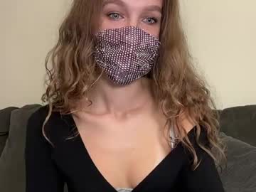 Savellie live cam preview — nonude — age 28