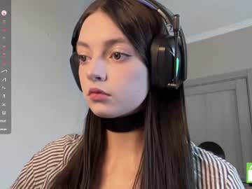 Shaynenazzaro live cam profile