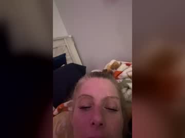 Shortytray live cam preview — squirt — age 0