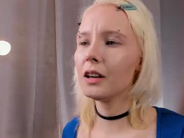 Live Cams Skinnymoonlight, 19 yrs - Chaturbate Live