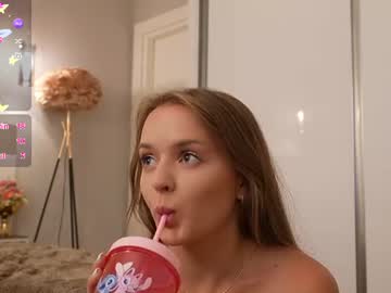 Live Feet Fetish Performer Sofiluuuuu, 18 yrs - Ted's Cam Directory