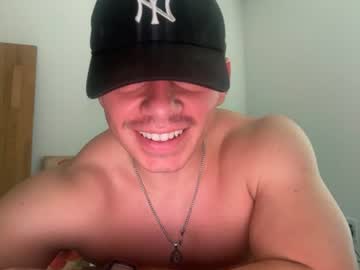 Theshortking02 live cam preview — HD — findom — age 25