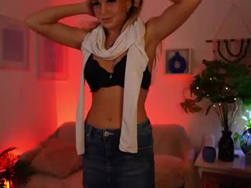 Tiny Tara18 live cam preview — HD — tits — age 18