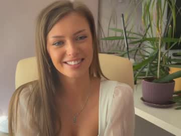 Live Cams Tinybliss, 19 yrs - Chaturbate Live