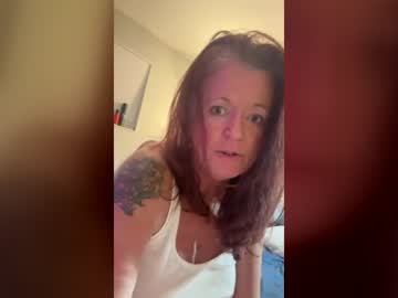 Trinathebaddest live cam preview — milf — age 0