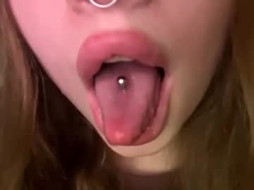 Twilatompson live cam preview — HD — shy — age 18