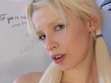 Vienna Gones live cam preview — HD — shy — age 19