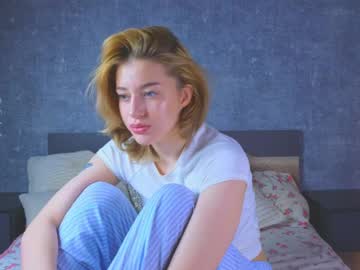 Live Feet Fetish Performer Xapka_lapka, 19 yrs - Ted's Cam Directory
